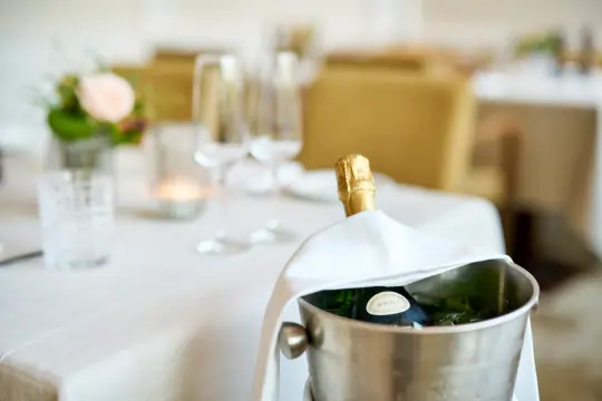 Champagner mit Champagnergläsern